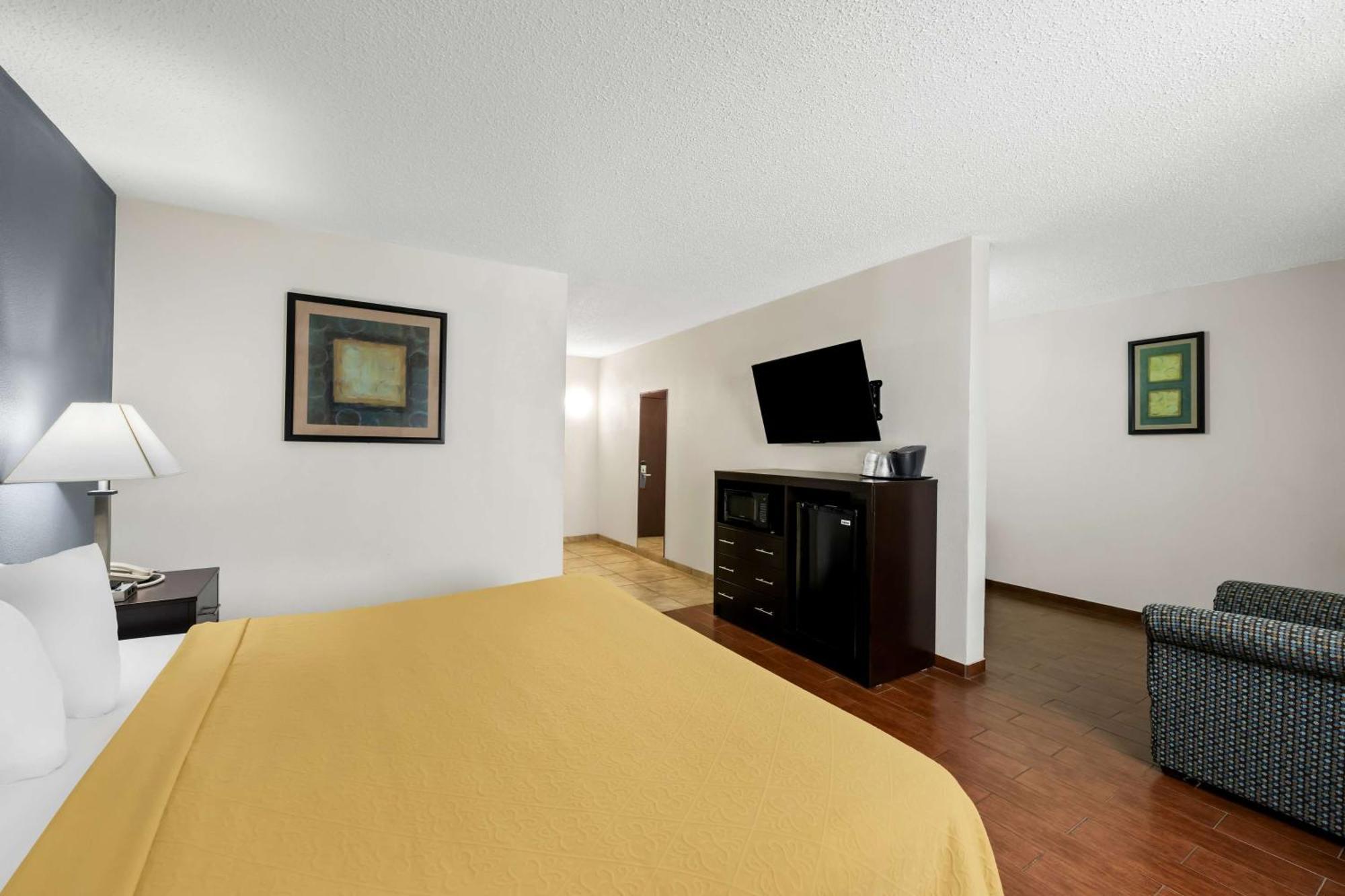 Surestay Plus Hotel By Best Western Lubbock Medical Center Exterior foto