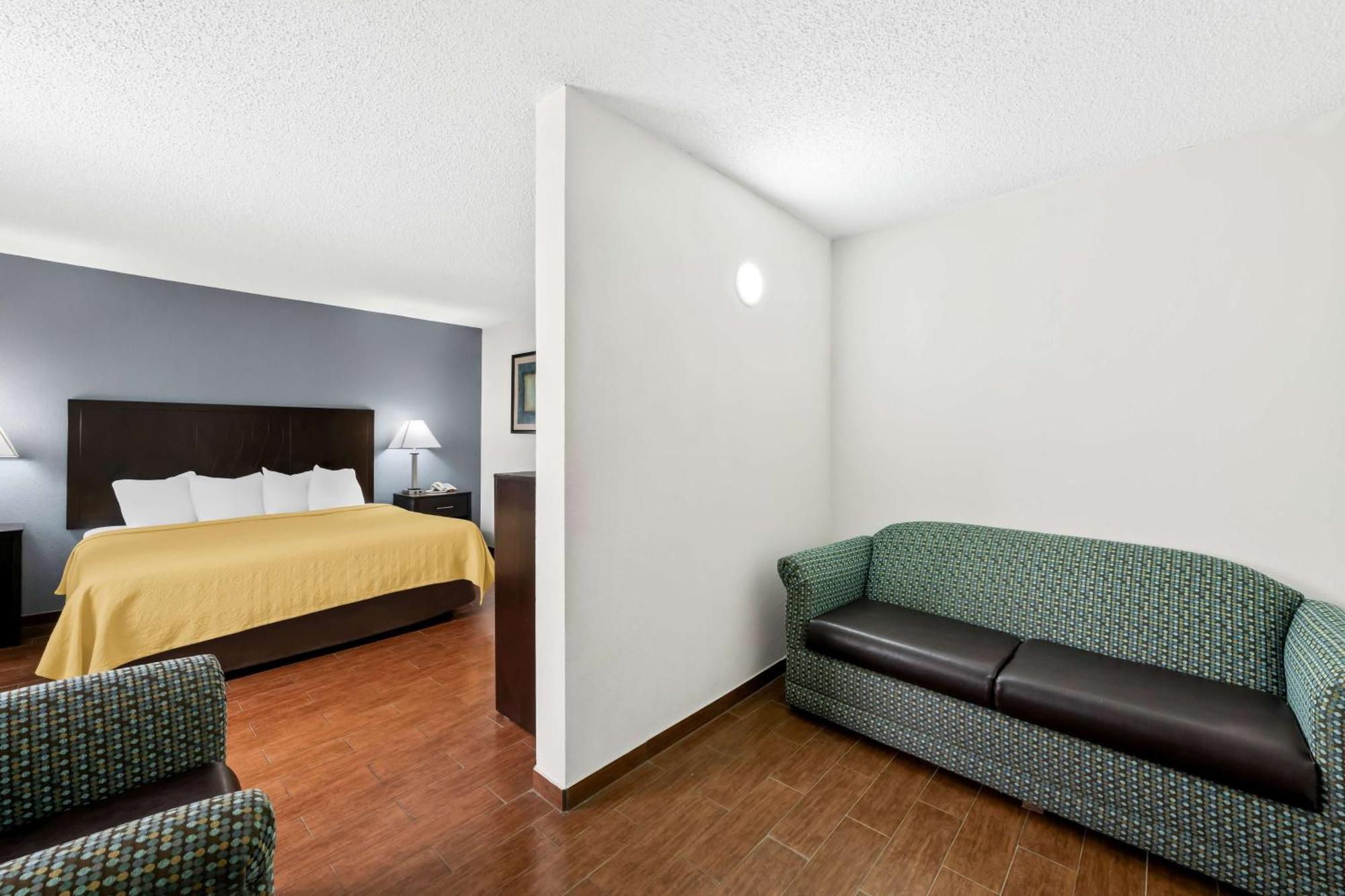 Surestay Plus Hotel By Best Western Lubbock Medical Center Exterior foto