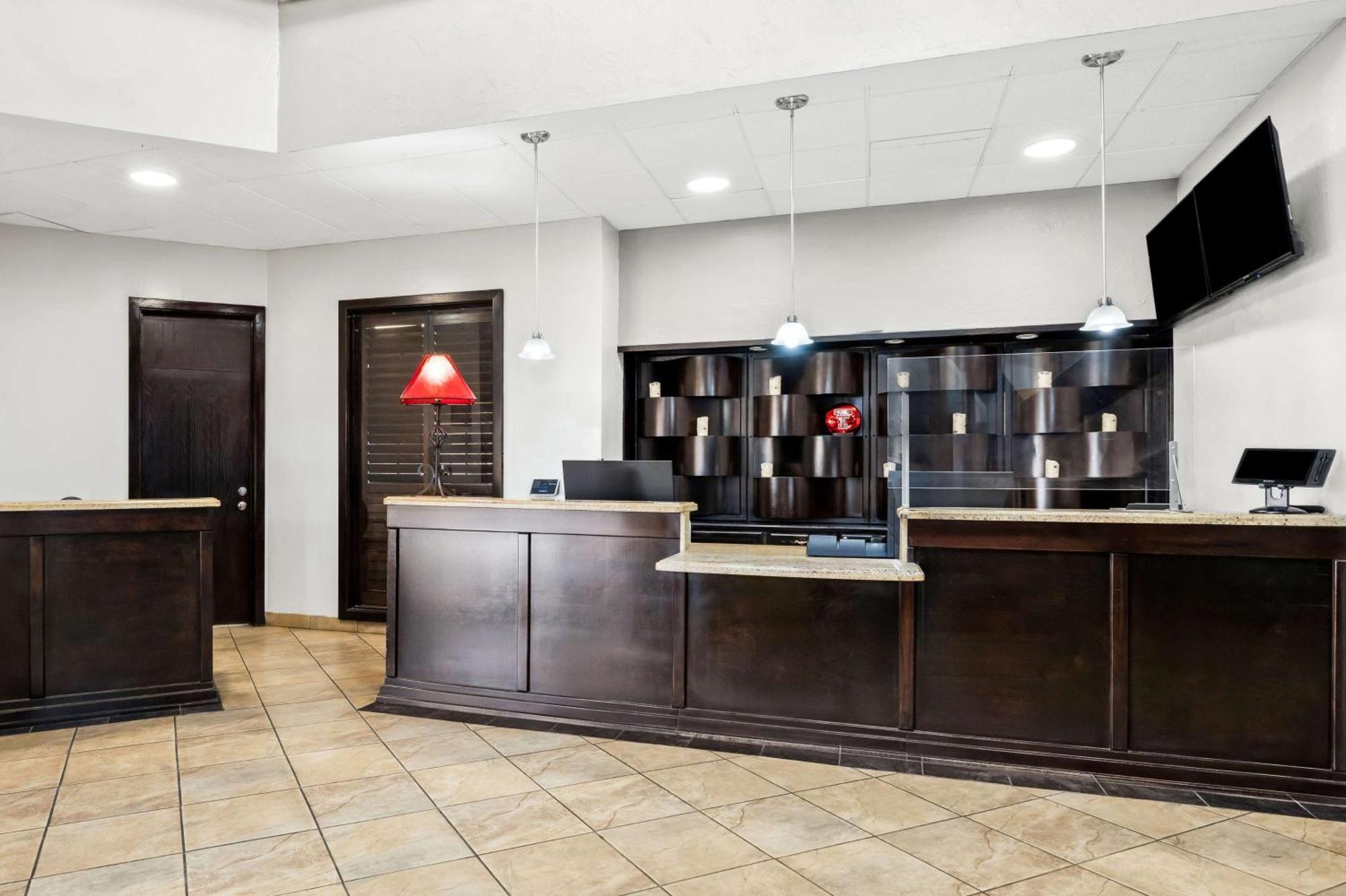 Surestay Plus Hotel By Best Western Lubbock Medical Center Exterior foto