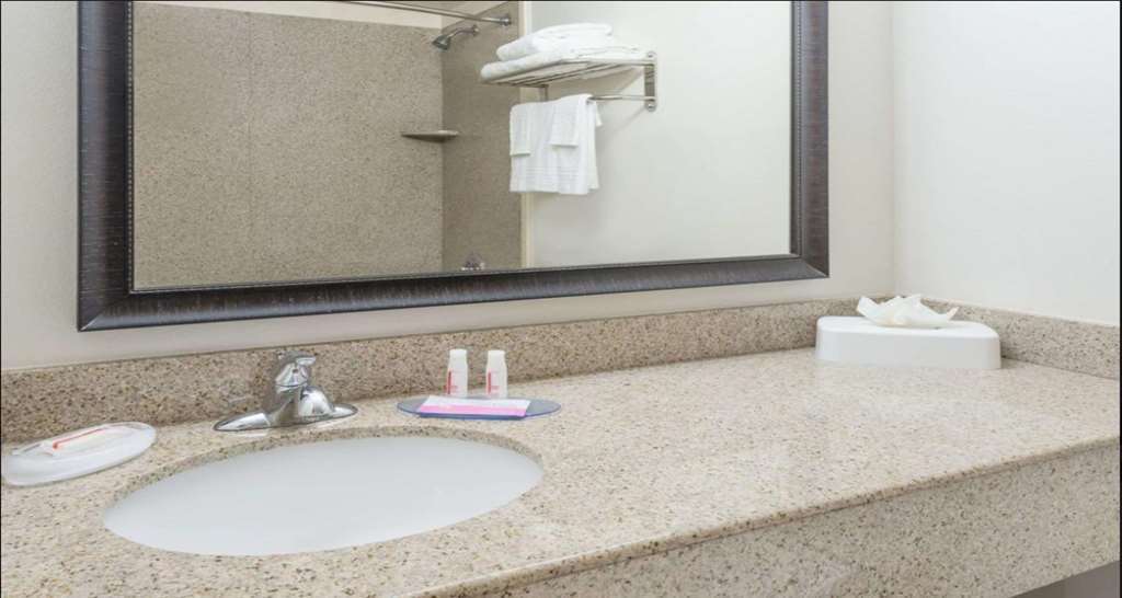 Surestay Plus Hotel By Best Western Lubbock Medical Center Quarto foto